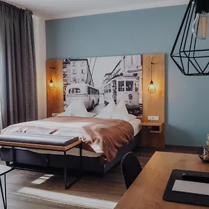 4* Hotel Levy's & Breakfast